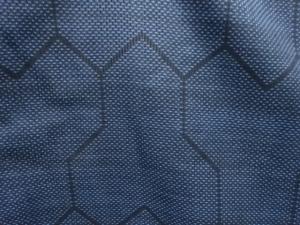 アンティーク　毘沙門亀甲模様織り出し本場泥大島紬着物(5マルキ)